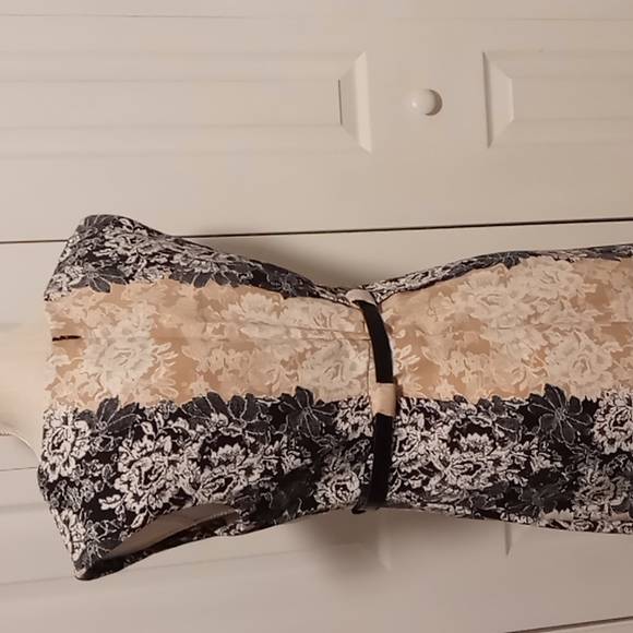 Tri Color Floral Print Sleeveless Belted Midi Dress Sz 6 NWOT - Picture 4 of 10